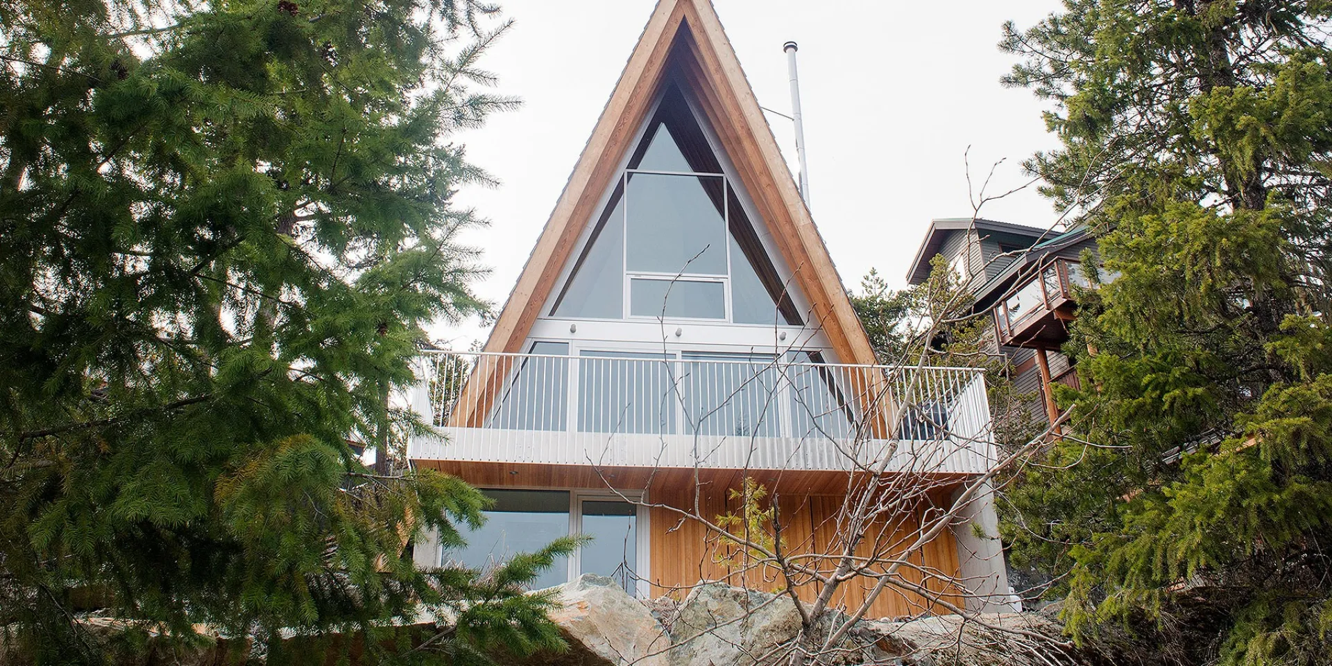 9501 Emerald Feature