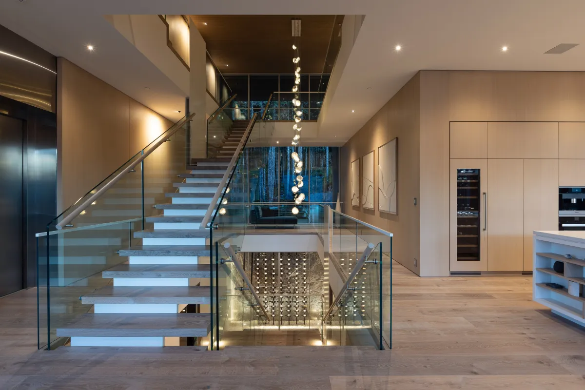 K58 whistler guardrail glass staircase luxury house 2