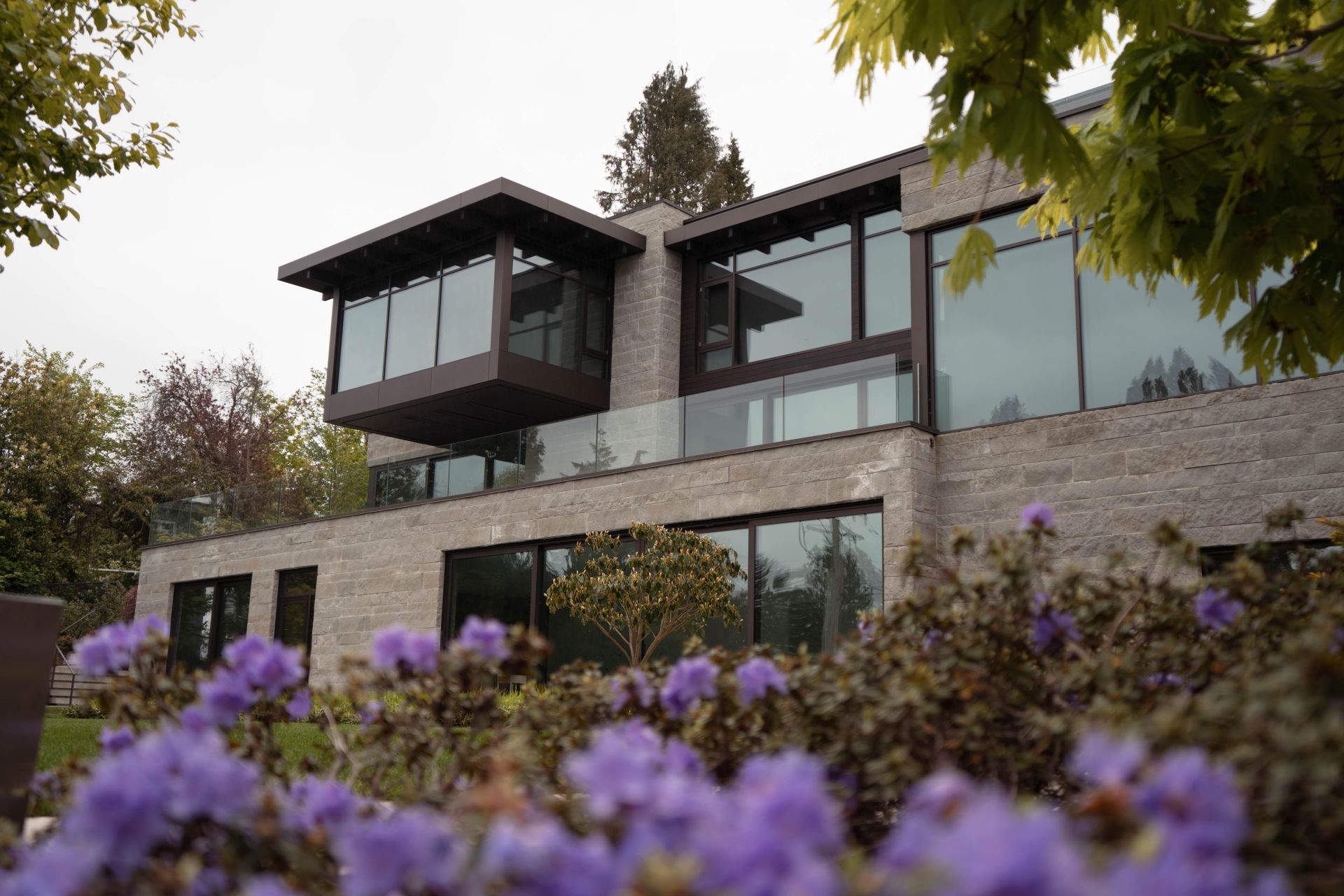 Vancouver residence curtain wall raico aluminum window 6