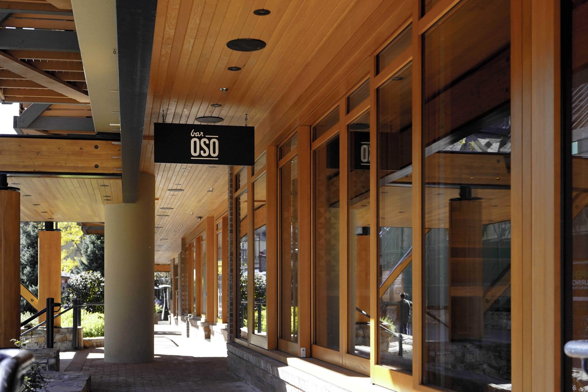 Bar oso restaurant whistler curtain wall timber window raico 1