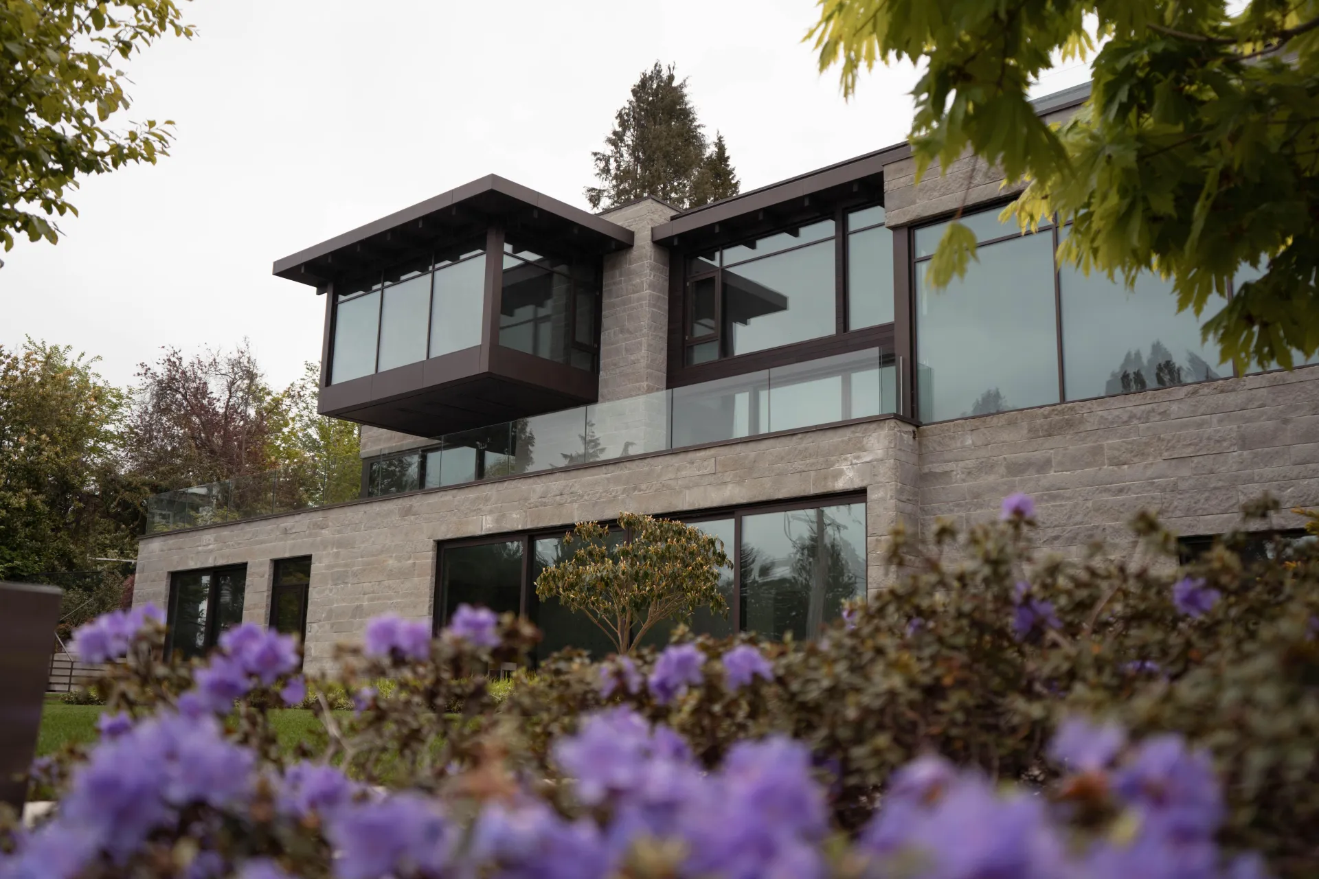 Vancouver residence curtain wall raico aluminum window 6