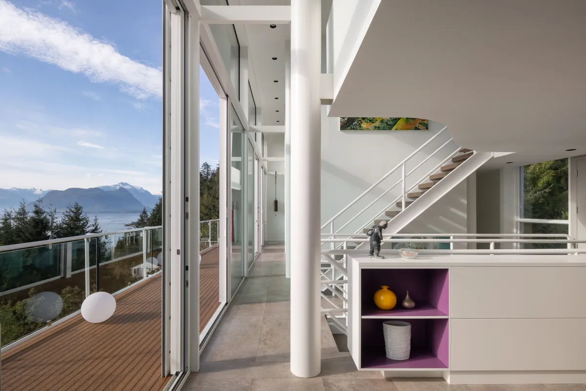 Lions-bay-residence-raico-aluminum-curtain-wall-glass-architect-house-slidding-doors