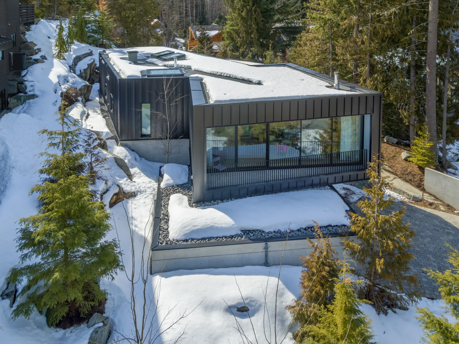 Whistler residence curtain wall aluminum raico windows 2