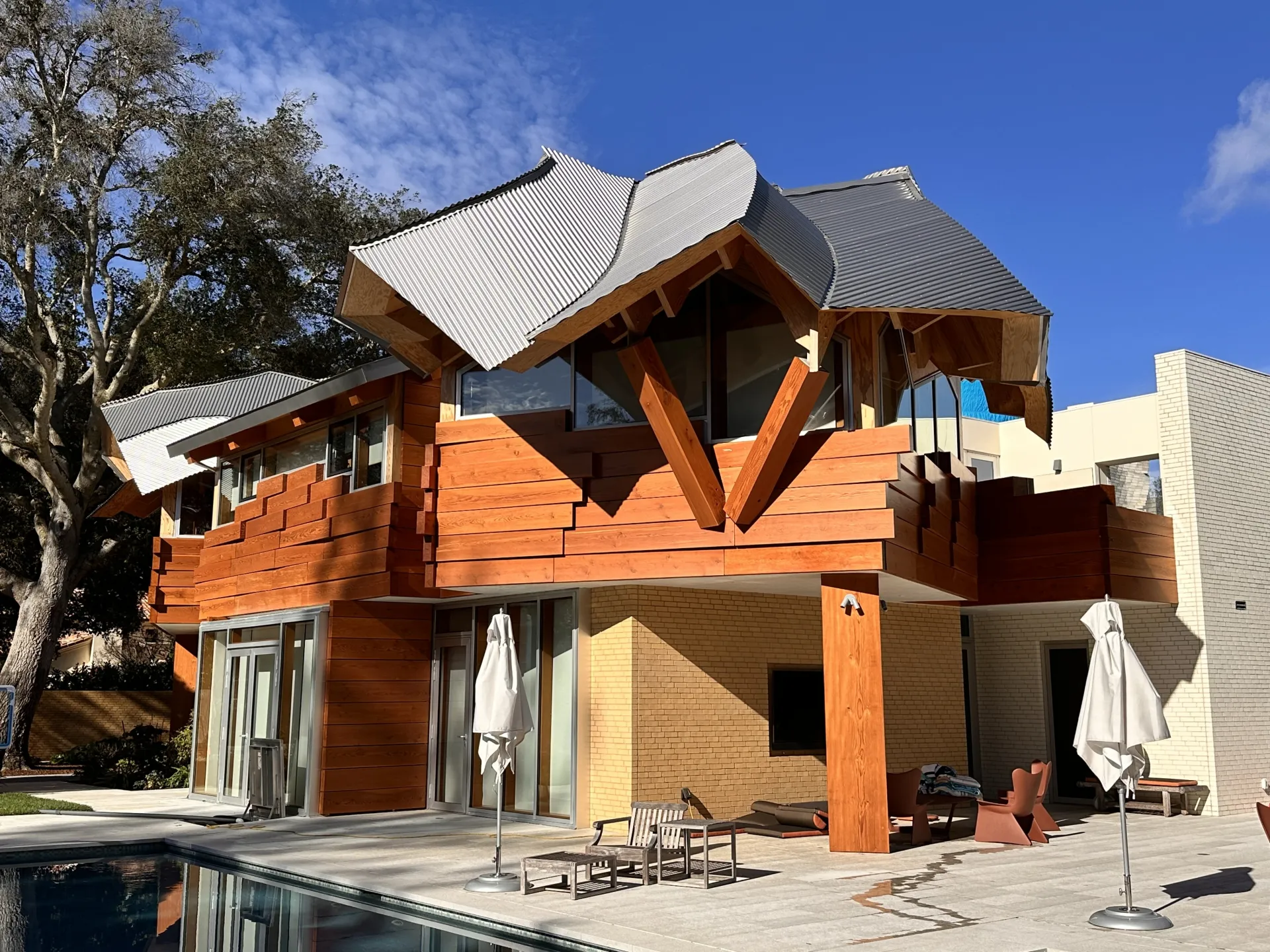 California residence glass window curtain wall