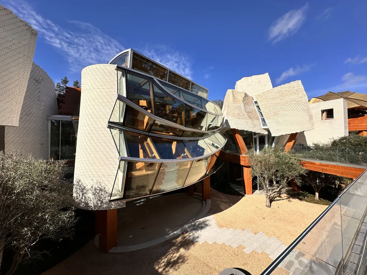 California residence glass shape window curtain wall