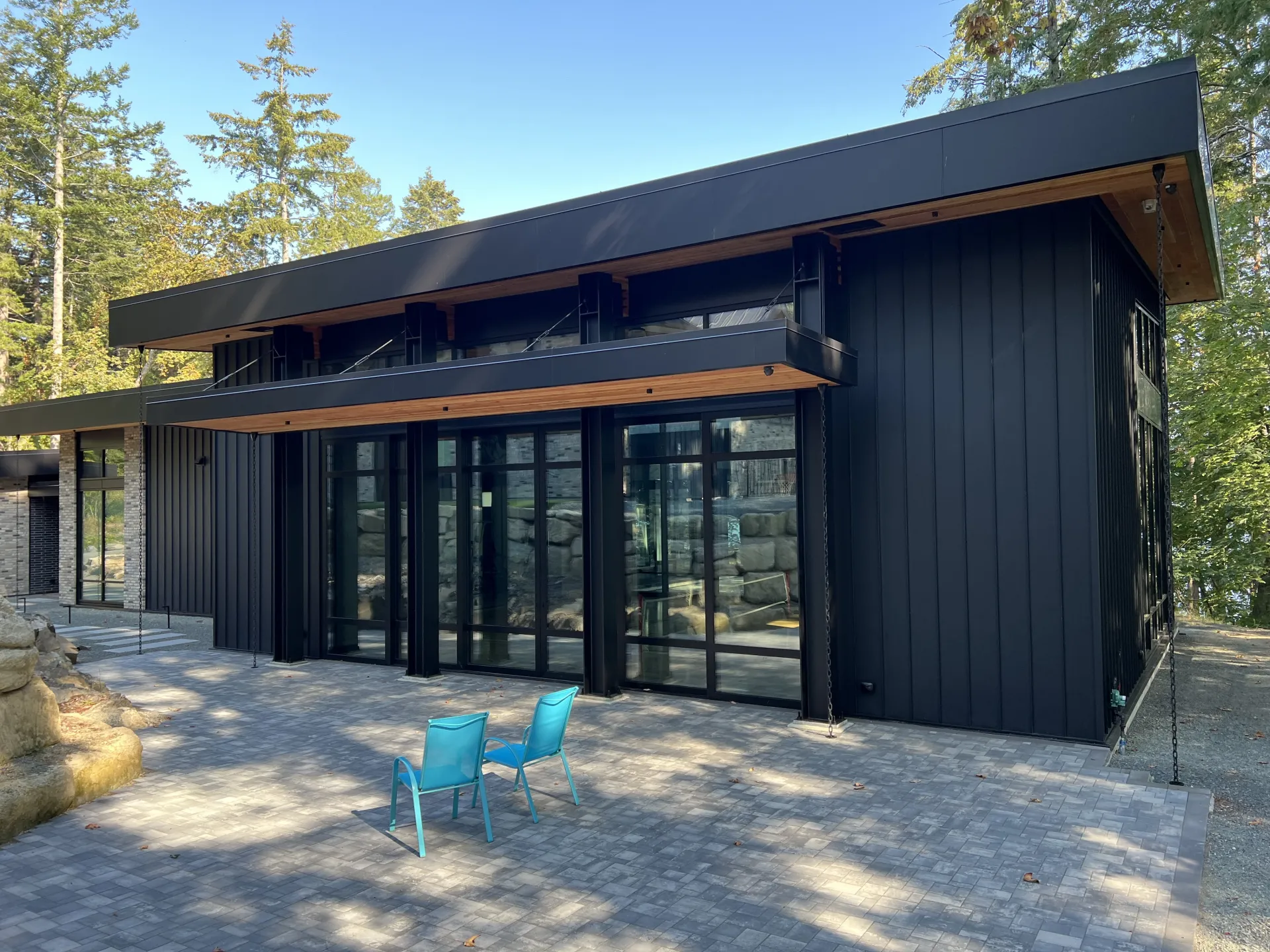 Vancouver island residence curtain wall aluminum exterior