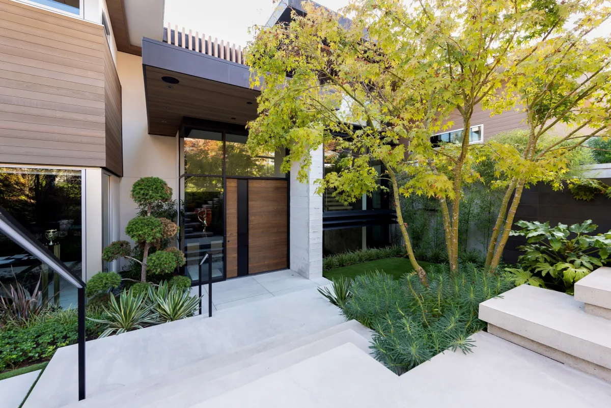 West Vancouver residence curtain wall raico thermai aluminum windows 2