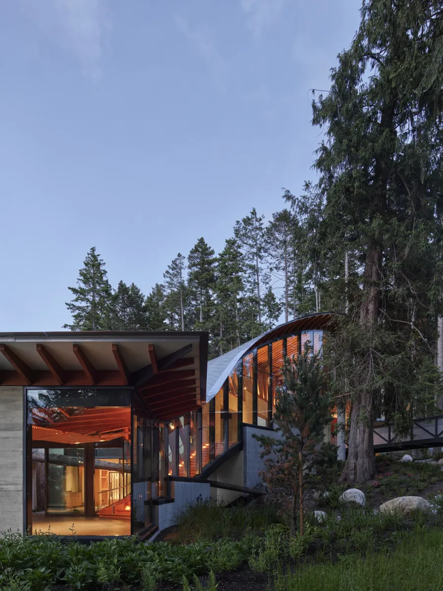 The cape bowen island raico therm HI curtainwall aluminum window 2